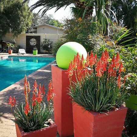 Chic Breeze Hotell Bloemfontein Exteriör bild