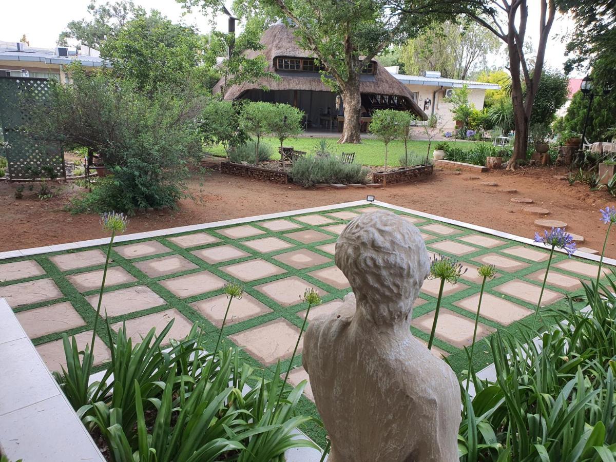 Chic Breeze Hotell Bloemfontein Exteriör bild