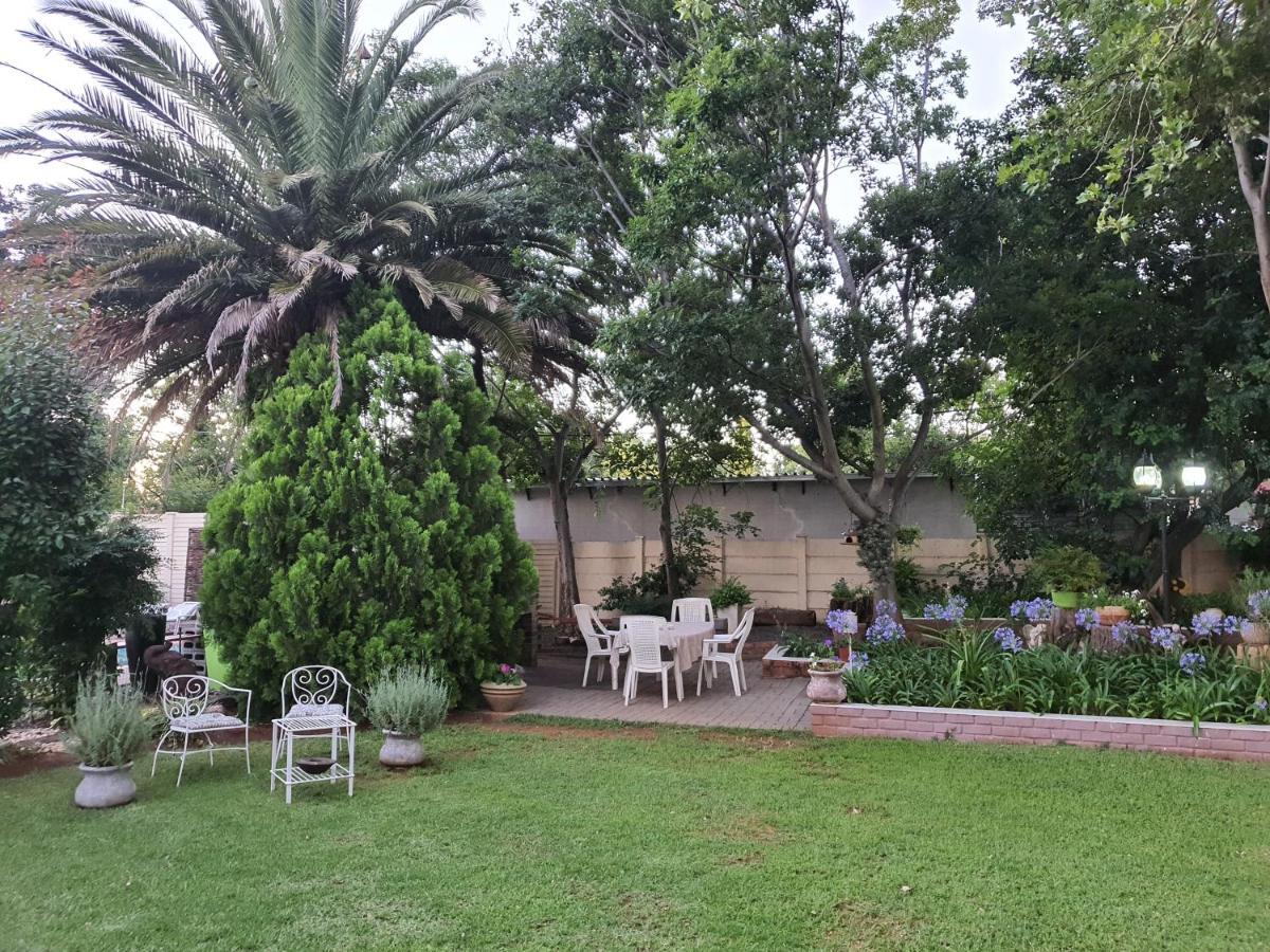 Chic Breeze Hotell Bloemfontein Exteriör bild