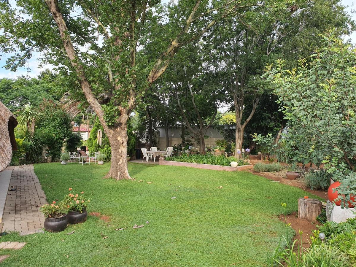 Chic Breeze Hotell Bloemfontein Exteriör bild