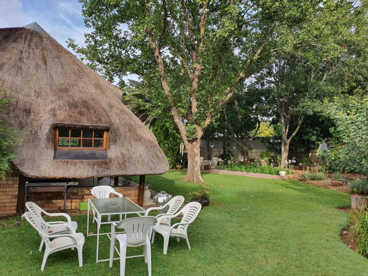 Chic Breeze Hotell Bloemfontein Exteriör bild
