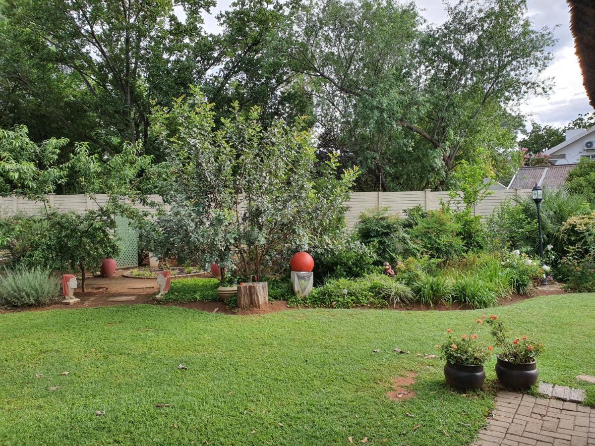 Chic Breeze Hotell Bloemfontein Exteriör bild