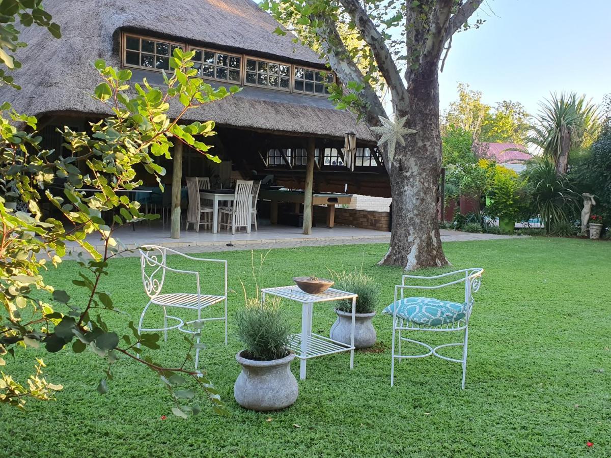Chic Breeze Hotell Bloemfontein Exteriör bild