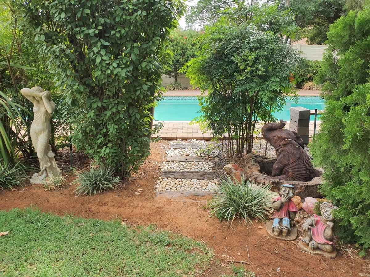 Chic Breeze Hotell Bloemfontein Exteriör bild