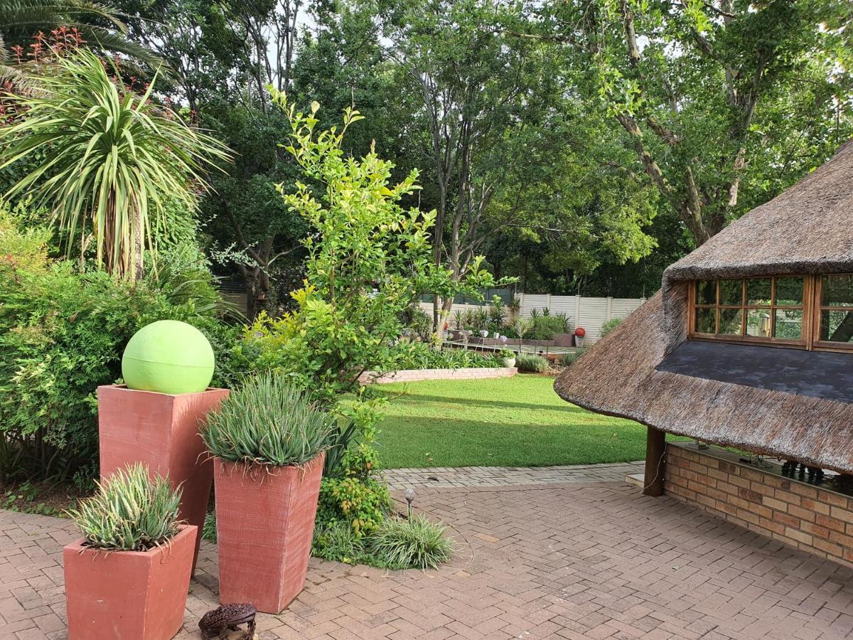 Chic Breeze Hotell Bloemfontein Exteriör bild