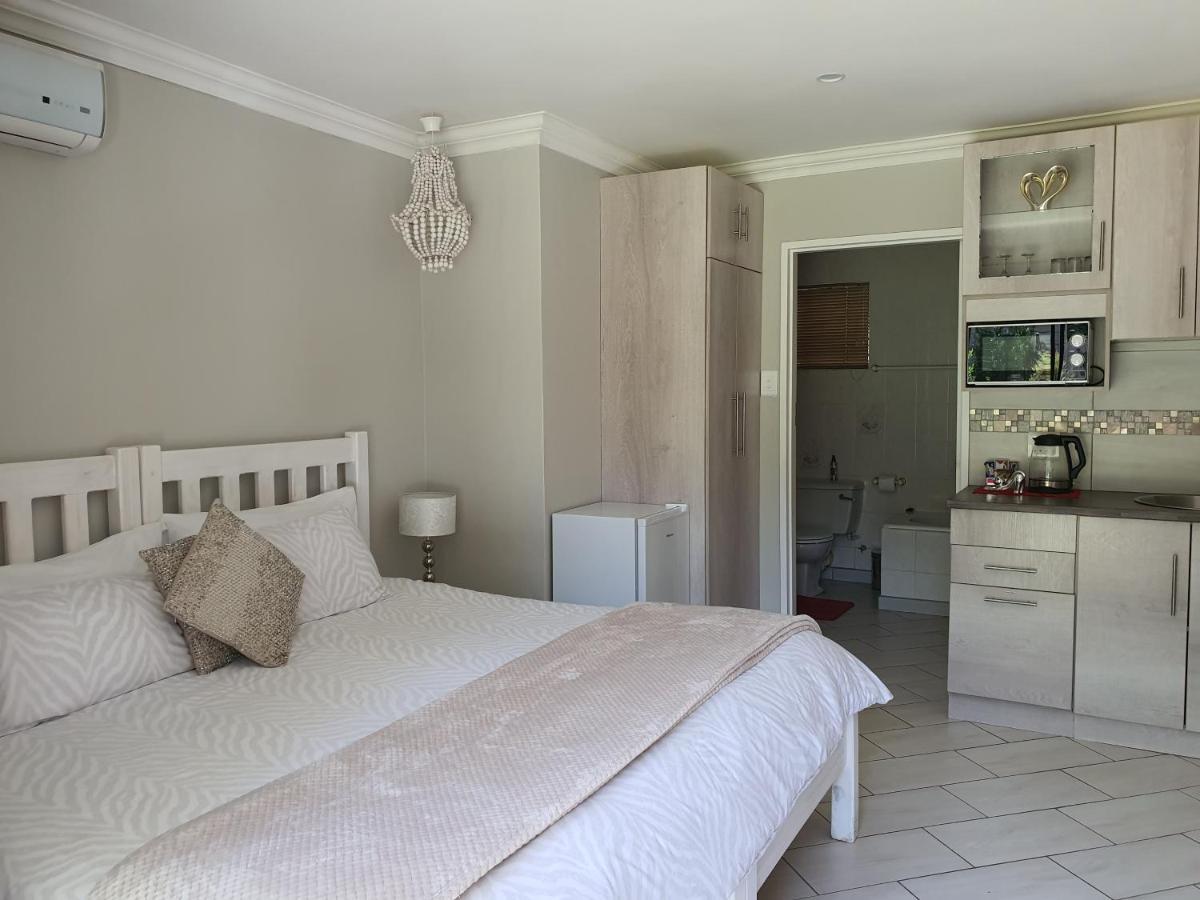 Chic Breeze Hotell Bloemfontein Exteriör bild