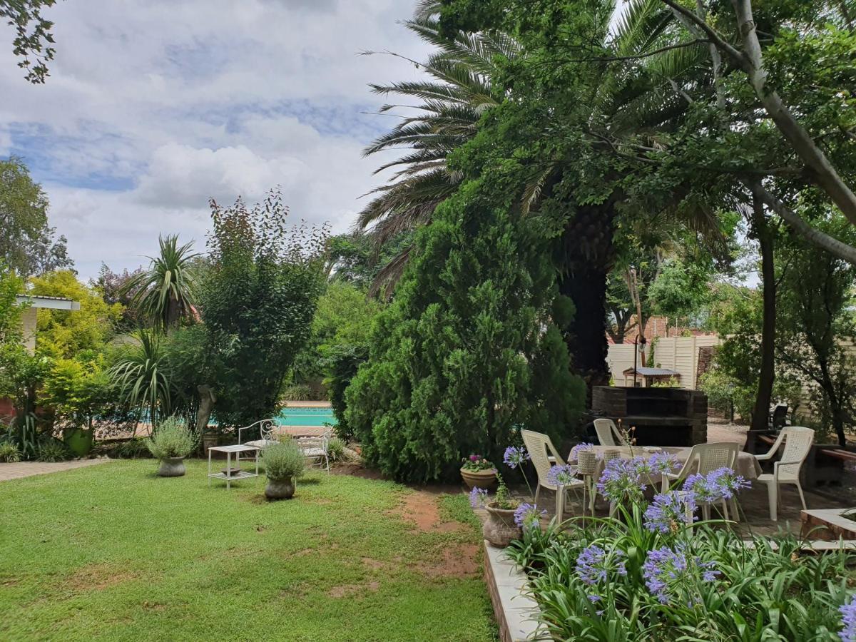 Chic Breeze Hotell Bloemfontein Exteriör bild
