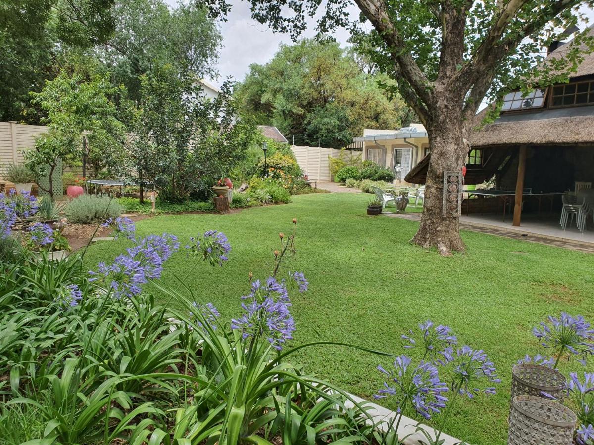 Chic Breeze Hotell Bloemfontein Exteriör bild