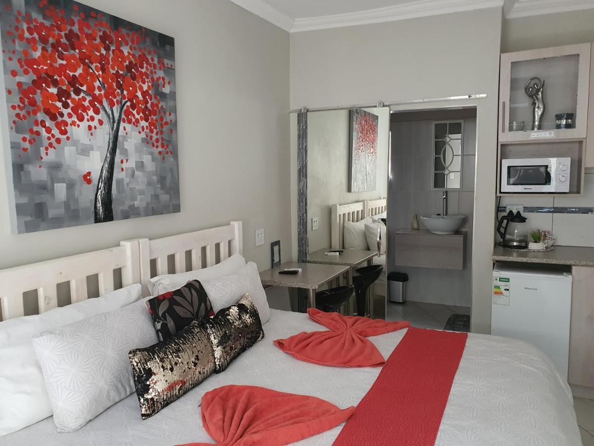 Chic Breeze Hotell Bloemfontein Exteriör bild