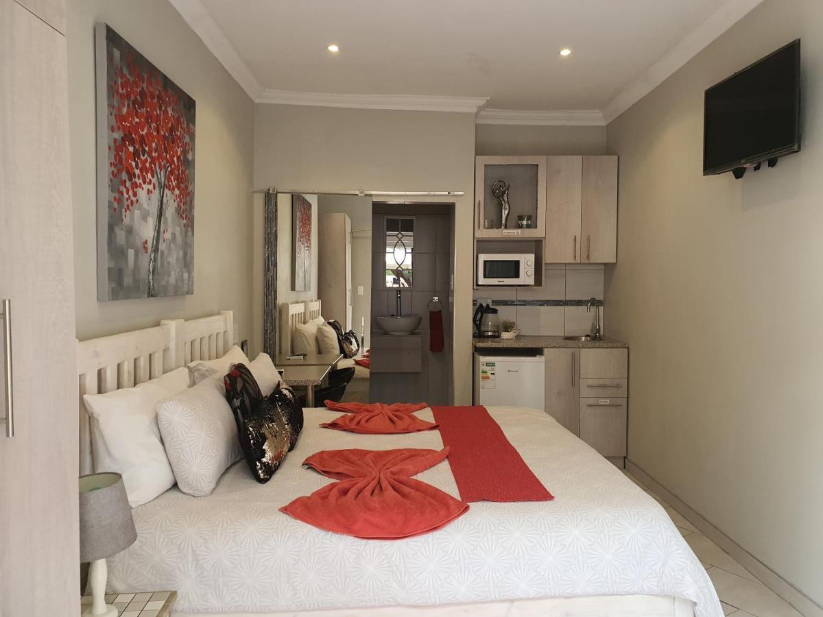 Chic Breeze Hotell Bloemfontein Exteriör bild