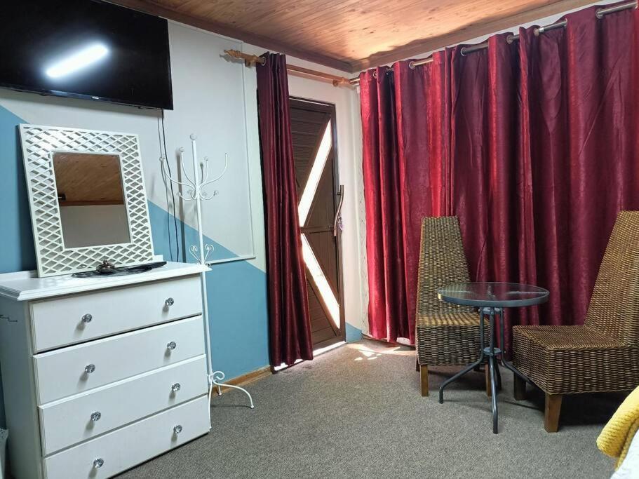 Chic Breeze Hotell Bloemfontein Exteriör bild